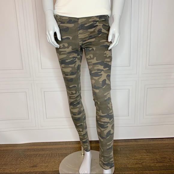 LAST PAIR!! Sanctuary Camo Skinny Pant - Picture 2 of 8